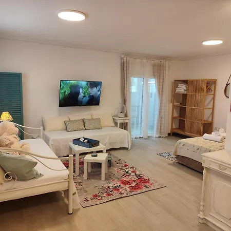 Iasis Kavala